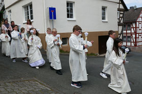 Feier der 1. Heiligen Kommunion in Sankt Crescentius (Foto: Karl-Franz Thiede)